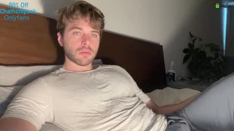 Snapshot of hot8pack01 chatting on 3, 2, 2026 Edward aka Wolf online show from 3, 2, 2026