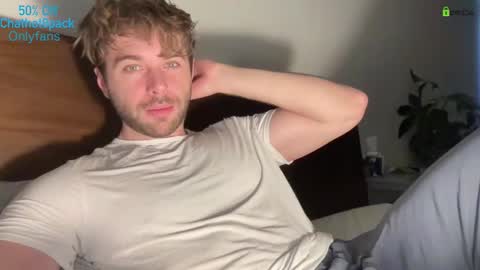 Snapshot of hot8pack01 chatting on 4, 2, 2026 Edward aka Wolf online show from 4, 2, 2026