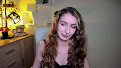 NINA online show from 1, 12, 2025