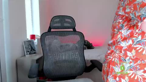 Snapshot of hot_and_pretty chatting on 15, 4, 2026 Lila online show from 15, 4, 2026