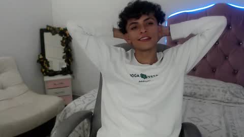 Snapshot of hot_bunny777_ chatting on 4, 12, 2025 Salomon online show from 4, 12, 2025