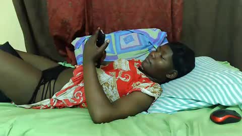 Snapshot of hot_darling95 chatting on 14, 2, 2025 Milly online show from 14, 2, 2025