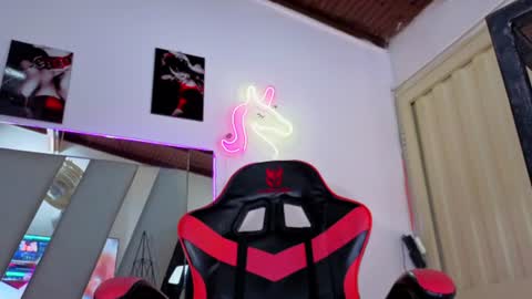 Snapshot of hot_destinyk chatting on 21, 6, 2026 destinyk online show from 21, 6, 2026
