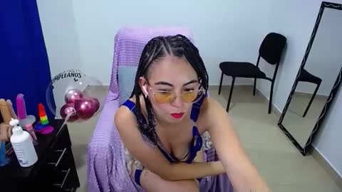 Snapshot of hot_girl01_hanna chatting on 9, 6, 2026 angie online show from 9, 6, 2026