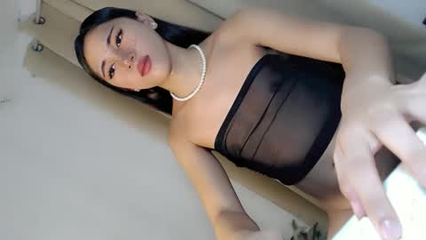 hot_little_angel18 online show from 15, 5, 2026