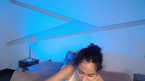 Snapshot of hot_little_bunny chatting on 21, 12, 2025 Alana online show from 21, 12, 2025