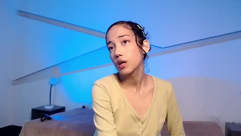 Snapshot of hot_little_bunny chatting on 22, 12, 2025 Alana online show from 22, 12, 2025