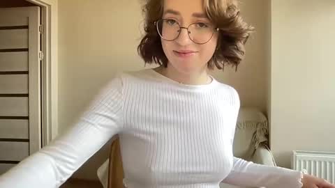 Lina online show from 2, 1, 2025