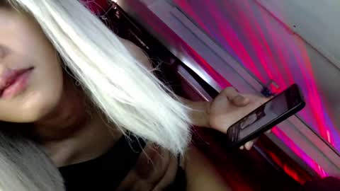 Snapshot of hot_moma69 chatting on 14, 4, 2026 hot_moma69 online show from 14, 4, 2026