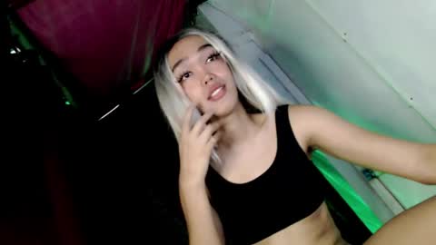 Snapshot of hot_moma69 chatting on 23, 4, 2026 hot_moma69 online show from 23, 4, 2026