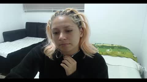 Mia online show from 25, 1, 2025