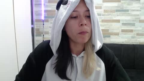 Mia online show from 24, 9, 2025