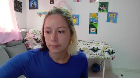 Snapshot of hot_mommymia chatting on 22, 4, 2026 Mia online show from 22, 4, 2026