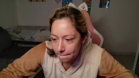 Snapshot of hot_mommymia chatting on 26, 5, 2026 Mia online show from 26, 5, 2026