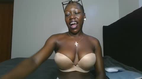 Snapshot of hot_petite1 chatting on 13, 3, 2026 Hot petite online show from 13, 3, 2026
