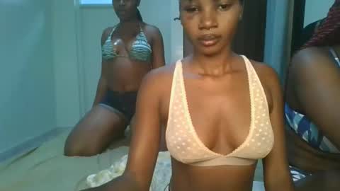 Snapshot of hot_petite1 chatting on 28, 4, 2026 Hot petite online show from 28, 4, 2026