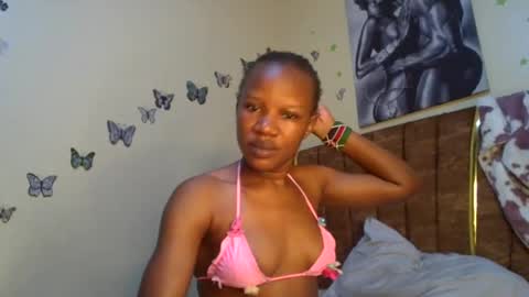 Snapshot of hot_petite100 chatting on 17, 6, 2026 hot petite100 online show from 17, 6, 2026