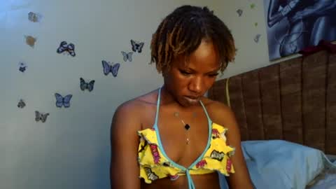 Snapshot of hot_petite100 chatting on 22, 6, 2026 hot petite100 online show from 22, 6, 2026