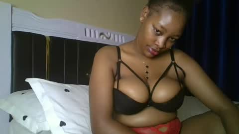 Snapshot of hot_sexxxy_bitch chatting on 12, 6, 2026 Amanda online show from 12, 6, 2026