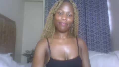 Snapshot of hot_sexxy_darlin chatting on 28, 4, 2026 Bellah online show from 28, 4, 2026