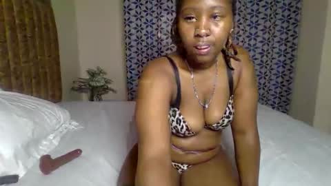 Snapshot of hot_sexy_queen chatting on 27, 3, 2026 Bellah online show from 27, 3, 2026