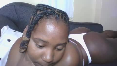 Snapshot of hot_sexy_queen chatting on 12, 4, 2026 Bellah online show from 12, 4, 2026