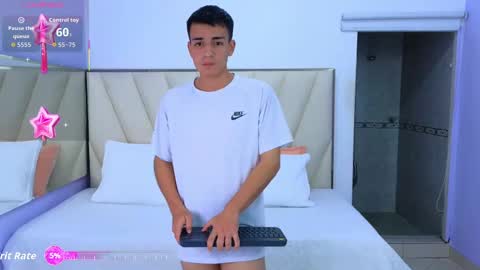 hotboy21_ online show from 28, 9, 2025