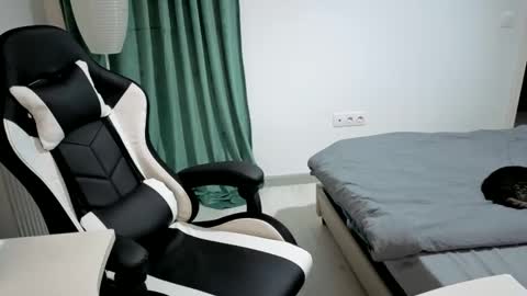 Snapshot of hotboyshorny chatting on 7, 4, 2026 Hotboyshorny online show from 7, 4, 2026