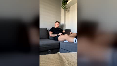 hotbro05 online show from 8, 3, 2026