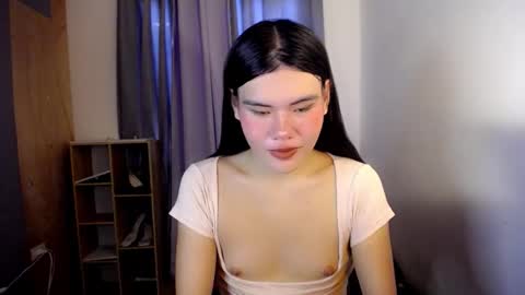 Snapshot of hotbunnyrainx chatting on 5, 11, 2025 rain online show from 5, 11, 2025