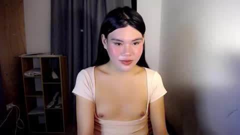 Snapshot of hotbunnyrainx chatting on 8, 11, 2025 rain online show from 8, 11, 2025