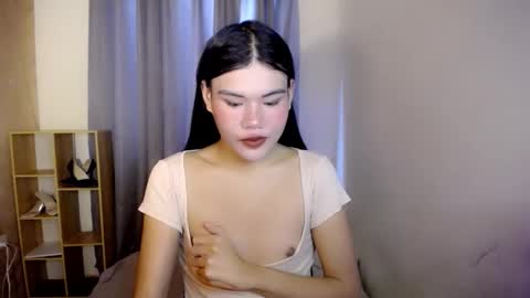 Snapshot of hotbunnyrainx chatting on 23, 11, 2025 rain online show from 23, 11, 2025