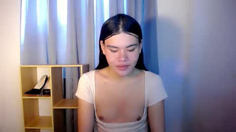 Snapshot of hotbunnyrainx chatting on 4, 12, 2025 rain online show from 4, 12, 2025