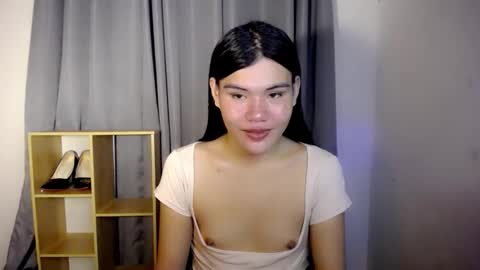 Snapshot of hotbunnyrainx chatting on 5, 12, 2025 rain online show from 5, 12, 2025