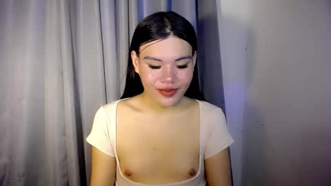 Snapshot of hotbunnyrainx chatting on 23, 12, 2025 rain online show from 23, 12, 2025