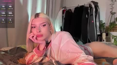 hotchubently online show from 20, 10, 2025