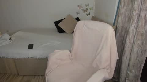 KRISS LUNA online show from 2, 10, 2025