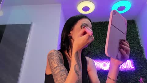 hotfallingdevil online show from 2, 12, 2025