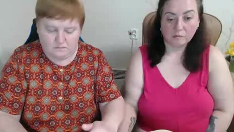 Snapshot of hotfiremommy chatting on 6, 4, 2026 LimonkaFire online show from 6, 4, 2026