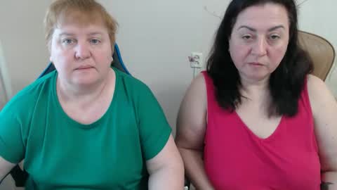 Snapshot of hotfiremommy chatting on 11, 4, 2026 LimonkaFire online show from 11, 4, 2026