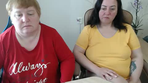 Snapshot of hotfiremommy chatting on 17, 4, 2026 LimonkaFire online show from 17, 4, 2026