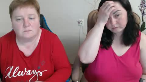 Snapshot of hotfiremommy chatting on 20, 4, 2026 LimonkaFire online show from 20, 4, 2026