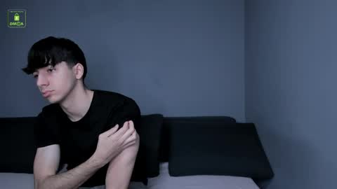 Snapshot of hotflirtyfella chatting on 15, 4, 2026 QUENTIN online show from 15, 4, 2026