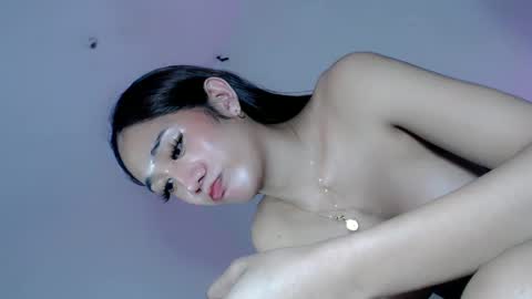 Snapshot of hotfuckingyumi chatting on 7, 1, 2025 Yumi online show from 7, 1, 2025