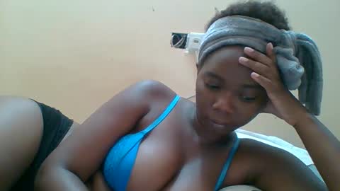 Snapshot of hotgodees chatting on 4, 2, 2026 Queen online show from 4, 2, 2026