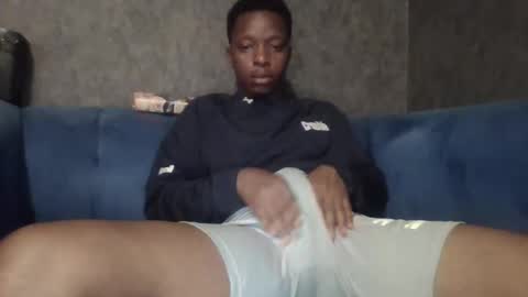 Snapshot of hotguyy001 chatting on 8, 3, 2025 hotguyy001 online show from 8, 3, 2025