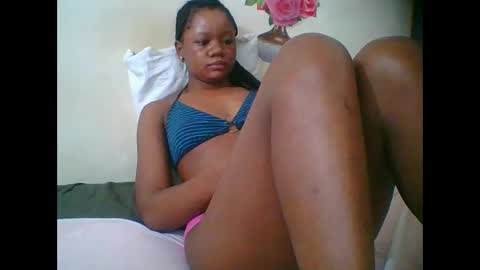 Snapshot of hotjeylee chatting on 22, 10, 2025 LOYCE online show from 22, 10, 2025