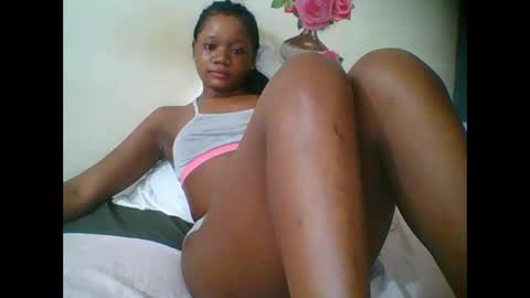 Snapshot of hotjeylee chatting on 22, 10, 2025 LOYCE online show from 22, 10, 2025