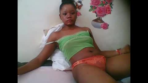 Snapshot of hotjeylee chatting on 26, 10, 2025 LOYCE online show from 26, 10, 2025