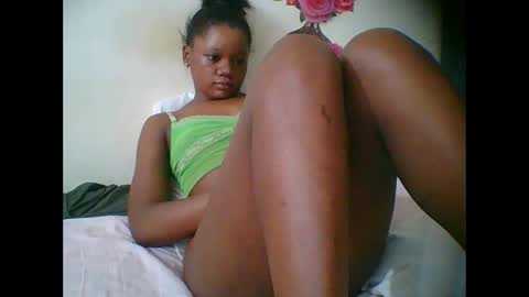 Snapshot of hotjeylee chatting on 26, 10, 2025 LOYCE online show from 26, 10, 2025